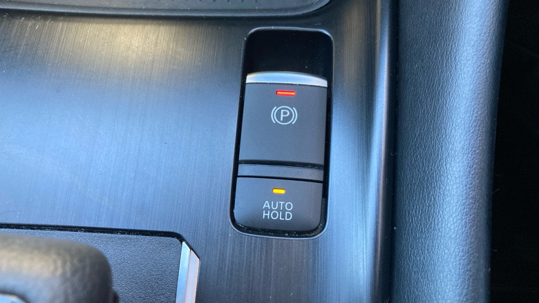 Nissan Qashqai 1.3 DiG-T MH 158 N-Connecta 5dr Xtronic Petrol Hatchback